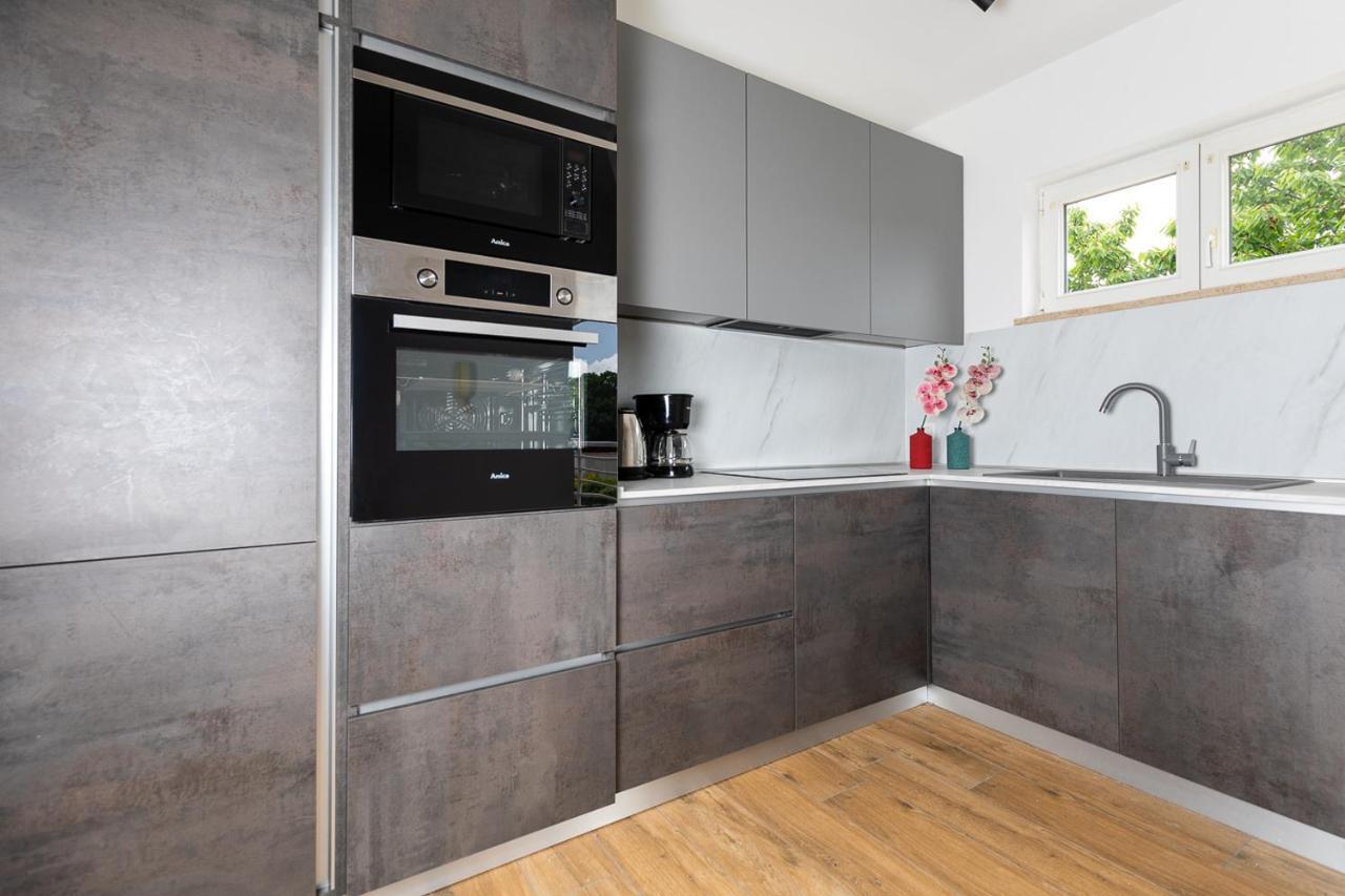 Apartment Dolly Completely Renovated 2023 Rovinj Exterior photo